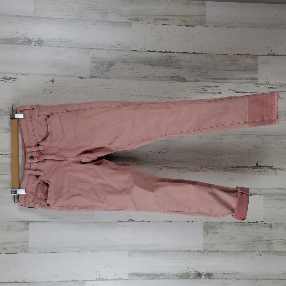 Universal Thread blush rose mid rise skinny jeans raw hem Size 0/25R